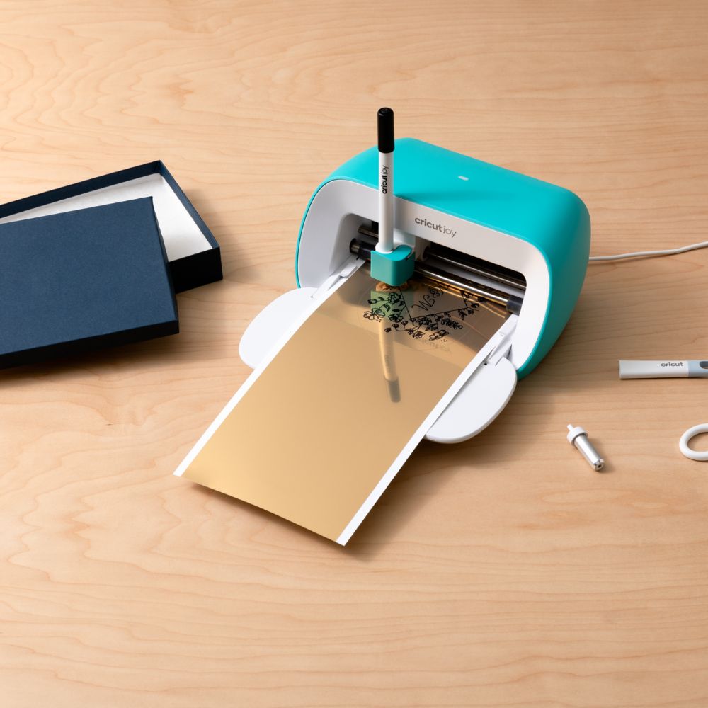 Cricut - Joy - 4 Feuilles de Vinyle Permanent Inscriptible - Or - 14 x 33 cm