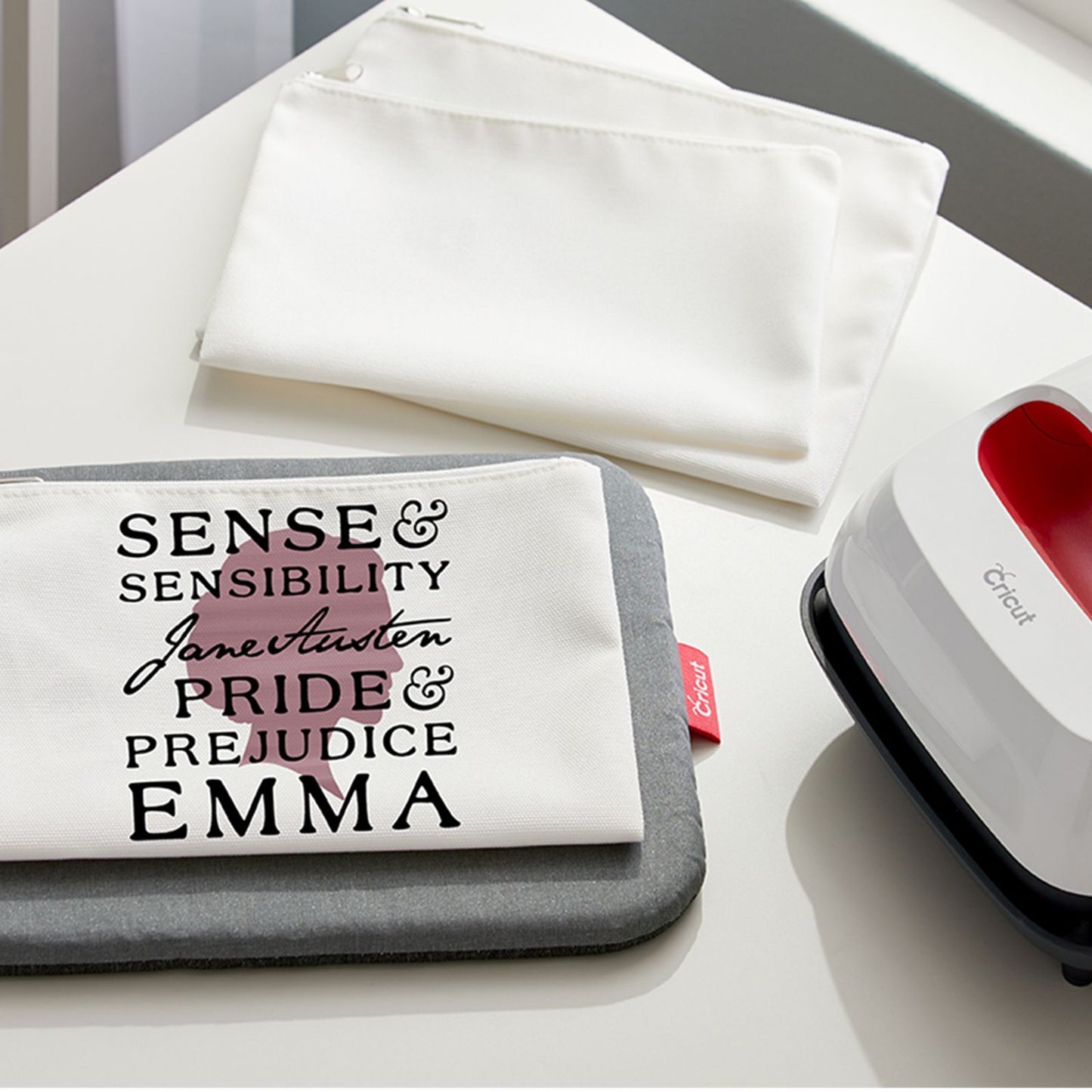 Cricut - Trousses de Toilette Personnalisables (3pc)